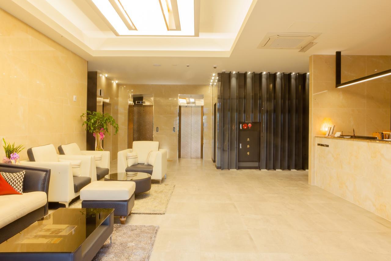 Hotel Sienna Пхаджу Экстерьер фото