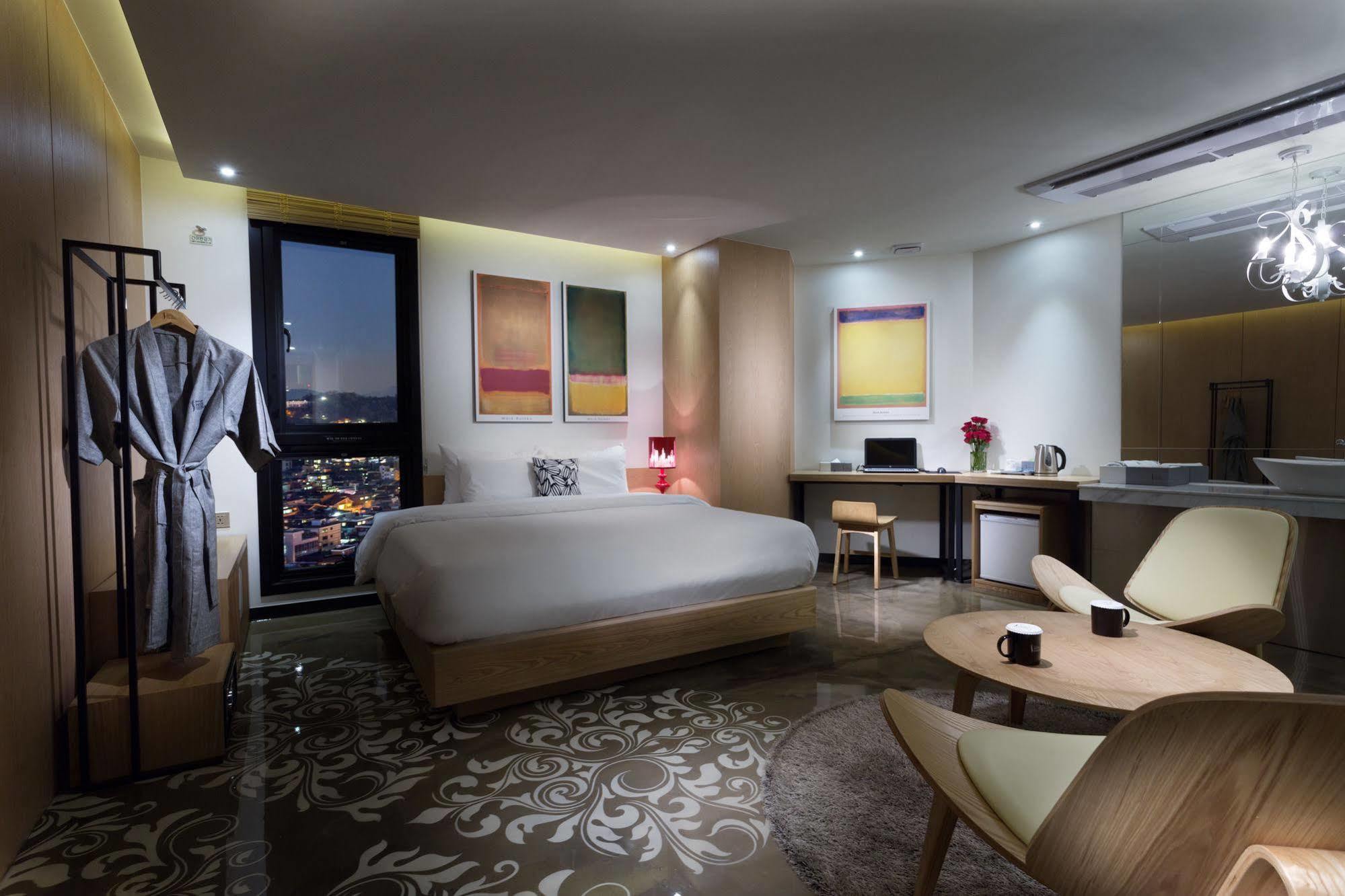 Hotel Sienna Пхаджу Экстерьер фото