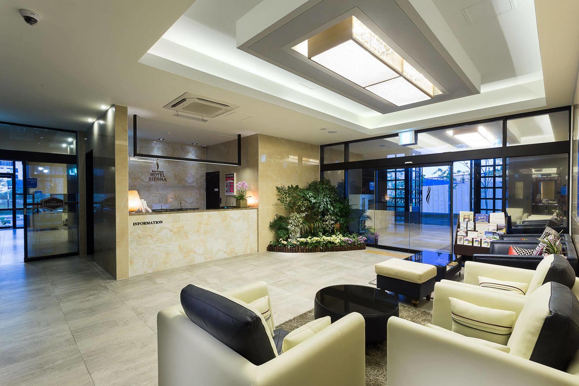 Hotel Sienna Пхаджу Экстерьер фото